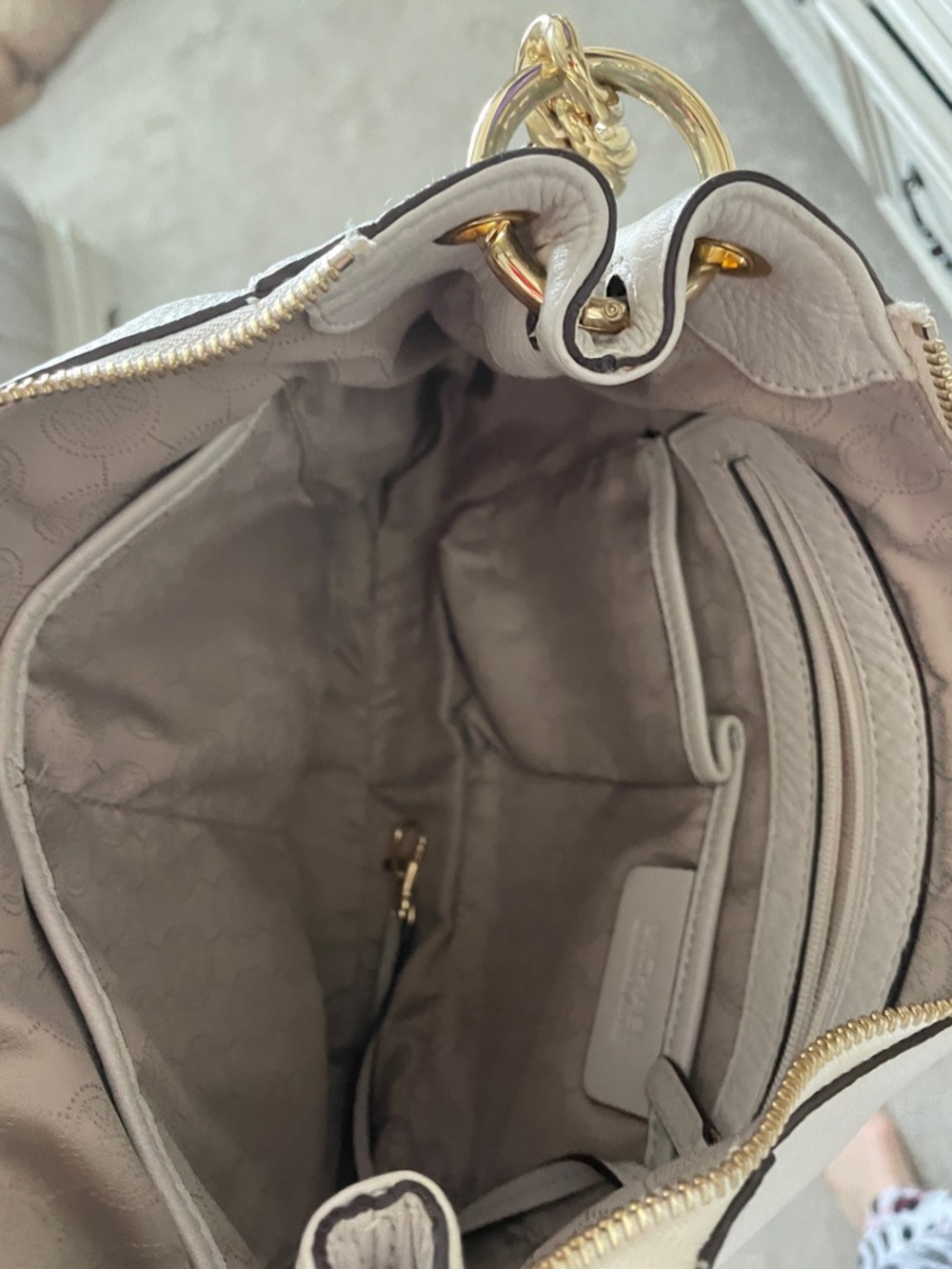 Michael Kors Cream Pebbled Leather Hobo with Tassel and Gold Chain - Picture 4 of 4